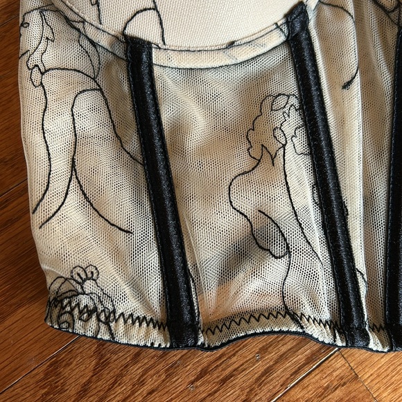 Women’s corset size extra small - Picture 3 of 6